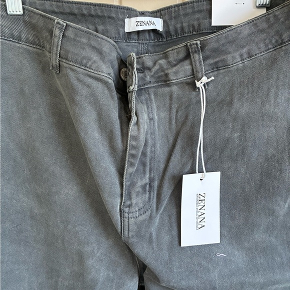 Zenana Outfitters Gray Ankle & Cropped Jeans - Picture 2 of 7